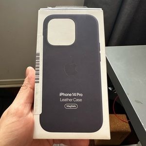 Selling Genuine IPhone 14 Pro Leather Case 10/10